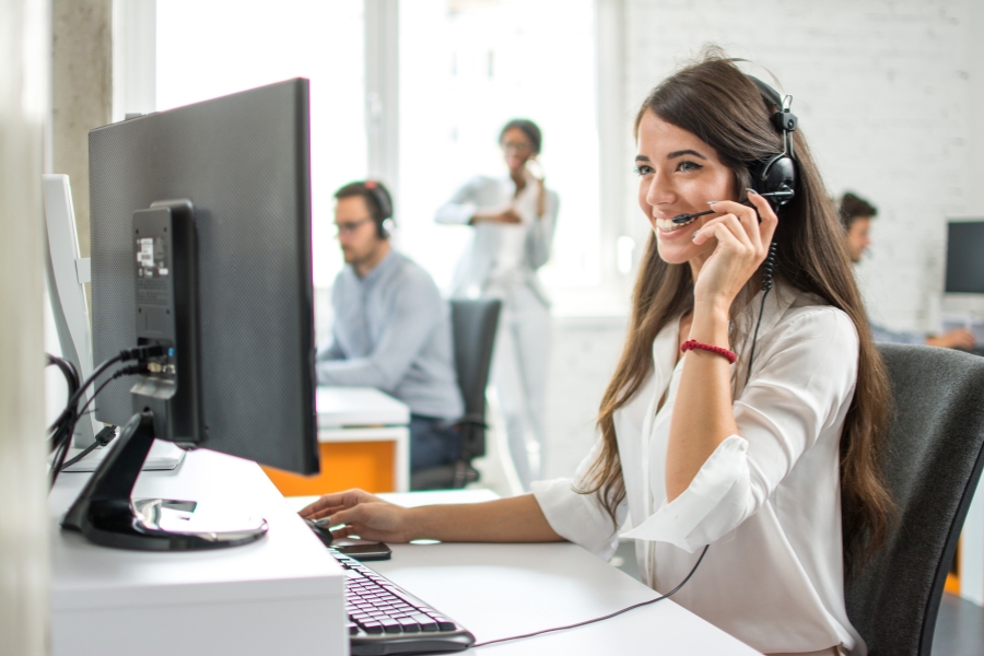 mitarbeiterin callcenter